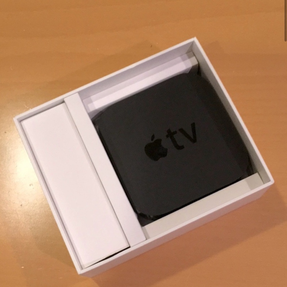 Apple TV 3rd Generation Media Streamer A1469 HD w/ Remote